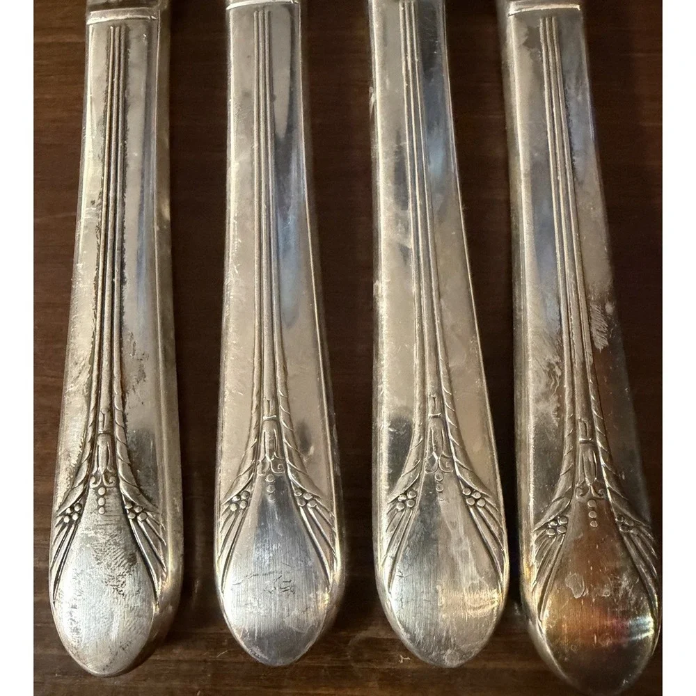 International Silver Inheritance 1941 Silver plate Dinner Knives Set 4 Stainless